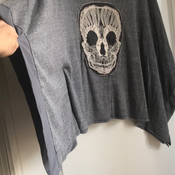 Embroidered skull Goth cape Dolman sleeves… - Picture 7 of 8